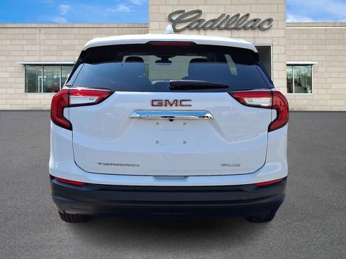 Used 2024 GMC Terrain SLE image 5