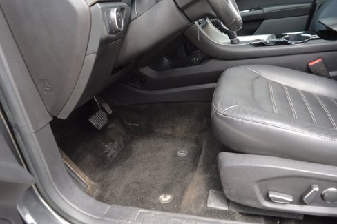 Used 2015 Ford Fusion SE w/ Equipment Group 202A image 13