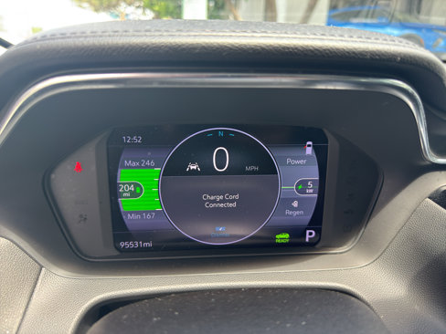 Used 2022 Chevrolet Bolt EUV LT w/ Comfort Package image 6