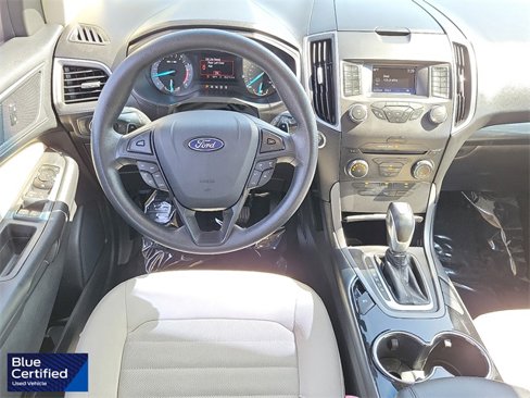 Certified 2017 Ford Edge SE image 4