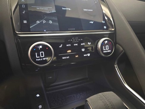 Used 2023 Jaguar E-PACE SE image 28