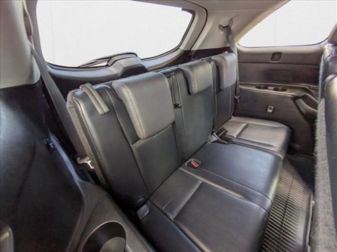 Used 2015 Toyota Highlander XLE image 18