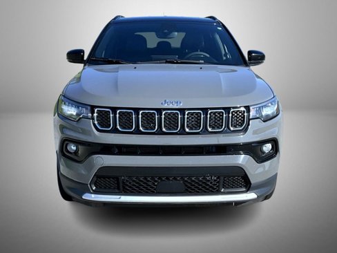 Used 2023 Jeep Compass Limited image 2