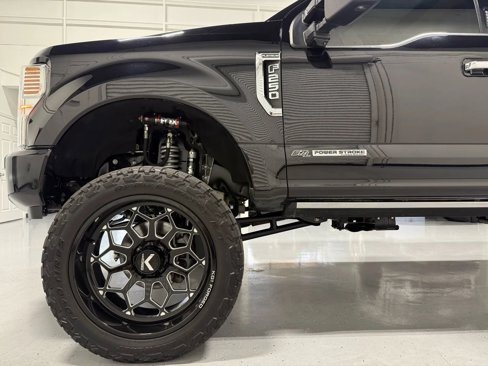 Used 2022 Ford F250 Platinum w/ FX4 Off-Road Package image 5