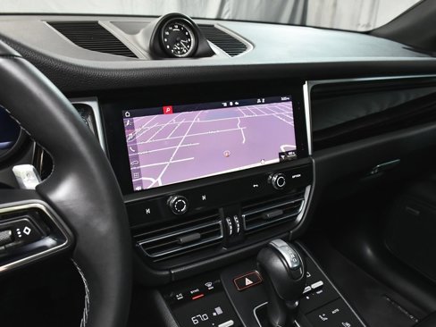 Used 2022 Porsche Macan image 35
