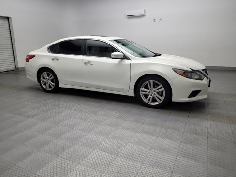 Used 2017 Nissan Altima 3.5 SL w/ 3.5SL Technology Package image 11