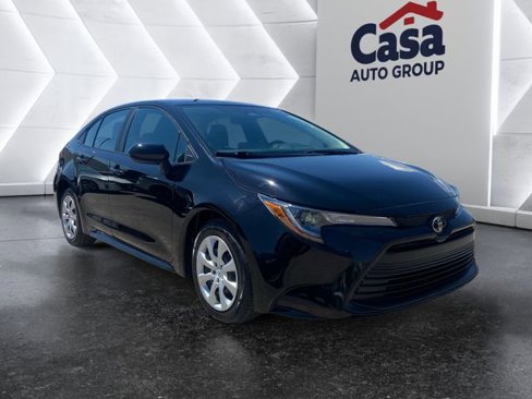 Used 2024 Toyota Corolla LE image 1