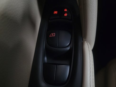 Used 2020 Nissan Rogue SL image 27