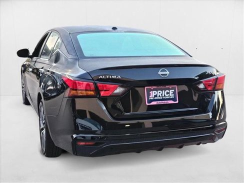 Used 2024 Nissan Altima 2.5 SV image 7