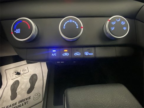 New 2025 Hyundai Elantra SE image 18