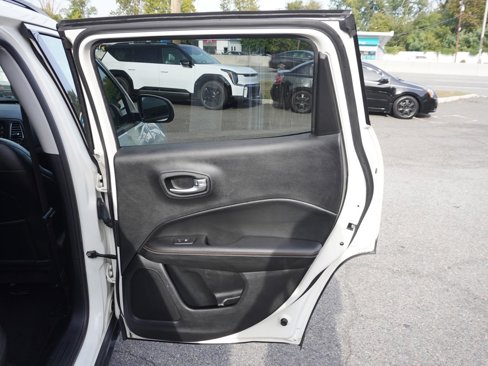 Used 2018 Jeep Compass Latitude w/ Cold Weather Group image 21