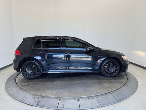 Used 2017 Volkswagen Golf R 4-Door image 13