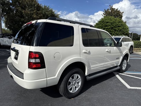 Used 2008 Ford Explorer XLT image 2