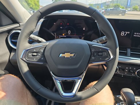 New 2025 Chevrolet Trax LT w/ Driver Confidence Package image 19