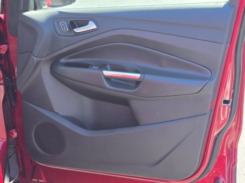 Used 2018 Ford Escape SE image 4