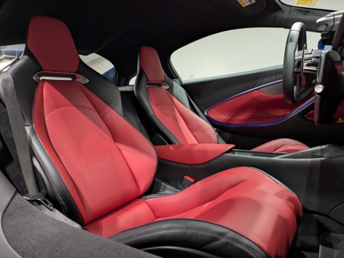 Used 2023 McLaren Artura image 20