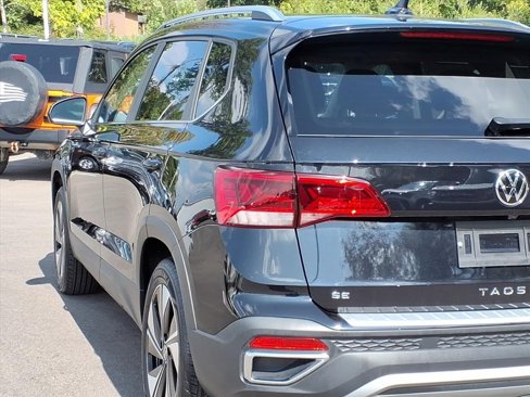 Certified 2024 Volkswagen Taos SE image 25