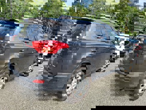 Used 2014 Toyota RAV4 LE image 4