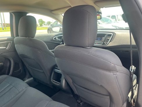 Used 2016 Chrysler 200 Limited image 15