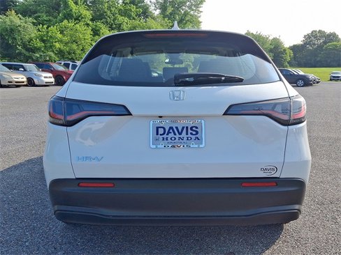 Certified 2025 Honda HR-V LX image 5
