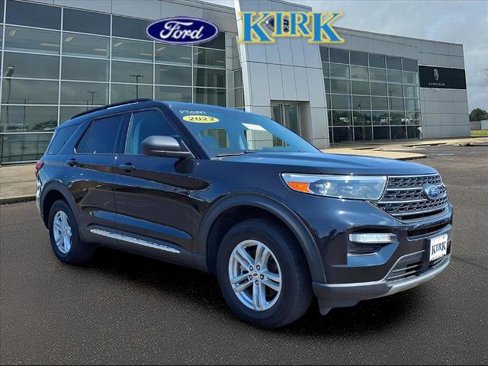 Certified 2022 Ford Explorer XLT w/ Equipment Group 202A image 5