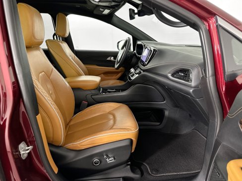 Used 2023 Chrysler Pacifica Pinnacle image 25