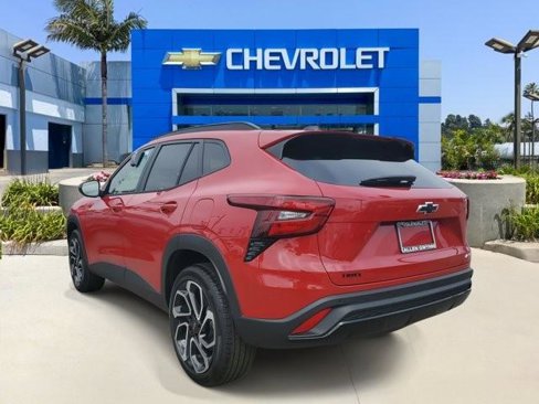 New 2026 Chevrolet Trax RS w/ Driver Confidence Package image 3