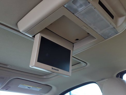 Used 2013 Chevrolet Suburban LTZ image 18