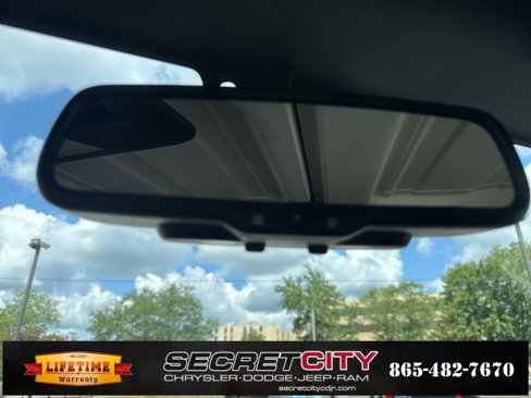 Used 2018 Jeep Wrangler Unlimited Sahara image 37