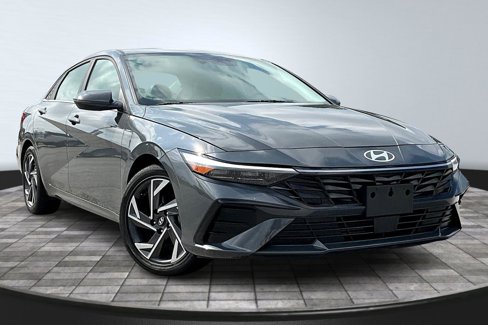 Used 2025 Hyundai Elantra Limited image 3