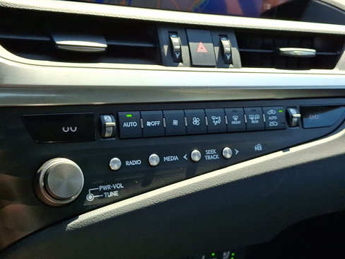 Used 2021 Lexus ES 250 w/ Premium Package image 16