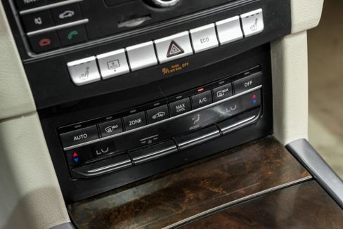 Used 2016 Mercedes-Benz E 350 Sedan w/ Premium Package image 35