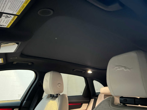 New 2025 Jaguar F-PACE R-Dynamic S image 13