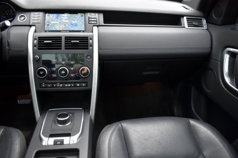 Used 2017 Land Rover Discovery Sport HSE image 25