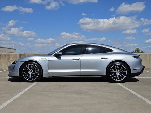 Certified 2022 Porsche Taycan image 2