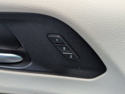 Used 2020 Chrysler Pacifica Touring-L Plus image 28