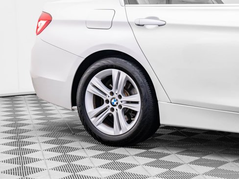 Used 2017 BMW 330e image 35