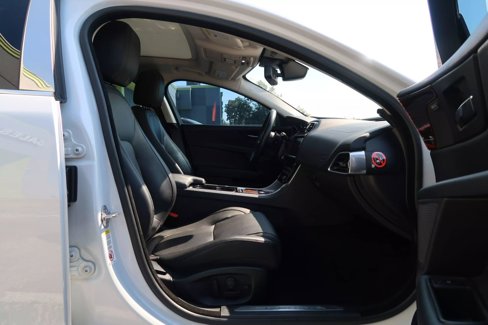 Used 2017 Jaguar XE First Edition image 23