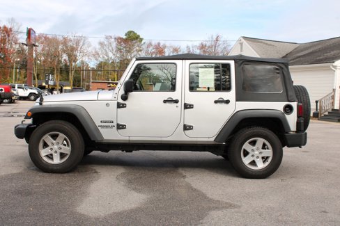 Used 2011 Jeep Wrangler Unlimited Sport image 3
