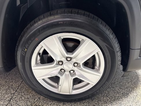 Used 2022 Jeep Compass Latitude image 27