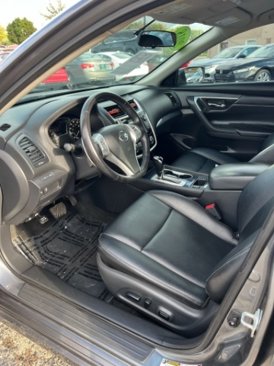 Used 2018 Nissan Altima 2.5 SR w/ SR Midnight Edition image 4