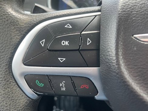 Used 2016 Chrysler 200 Limited image 19