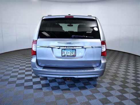 Used 2015 Chrysler Town & Country Touring-L w/ Trailer Tow Group image 7