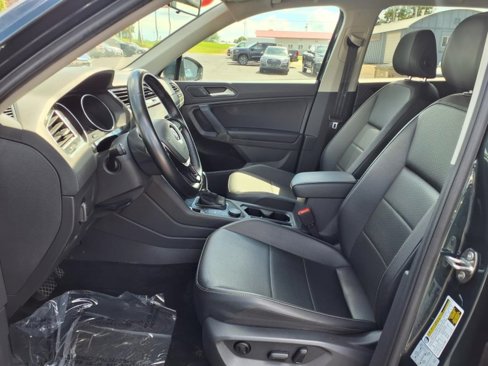 Used 2019 Volkswagen Tiguan SE image 4