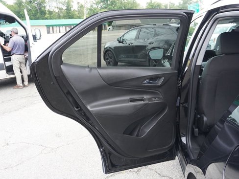 Used 2023 Chevrolet Equinox LT image 25