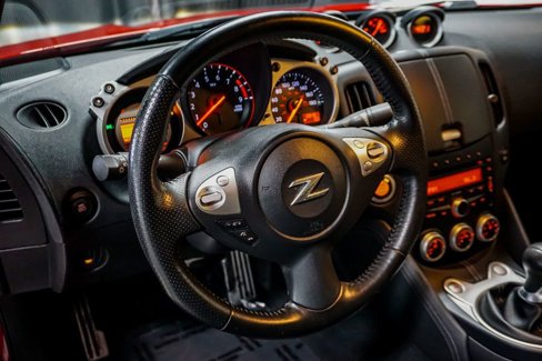 Used 2010 Nissan 370Z Touring image 11