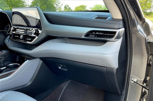 Used 2021 Toyota Highlander Platinum image 16