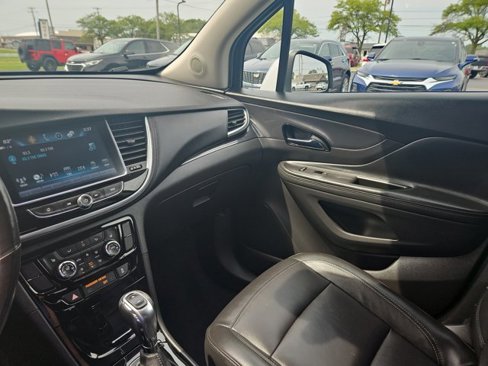 Used 2019 Buick Encore Essence w/ Experience Buick Package image 12