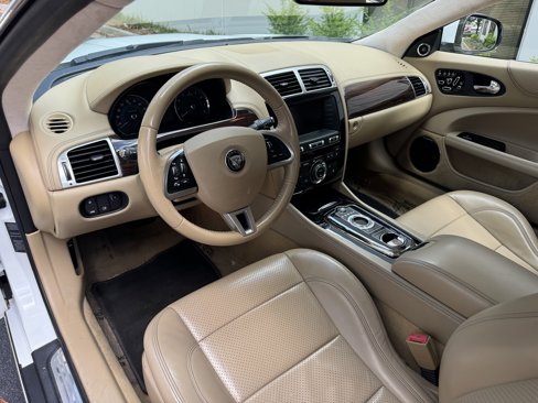 Used 2014 Jaguar XK Coupe image 27