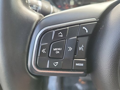 Used 2018 Jaguar E-PACE SE image 6